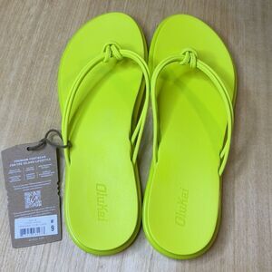 NWT-OLUKAI- Aka Sandals in citron lime green- women Size 9
